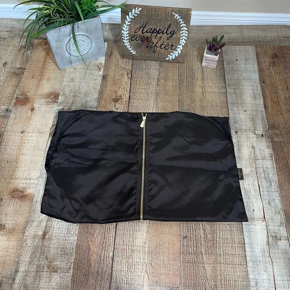 Louis Vuitton garment bag with hanger - Picture 9 of 13